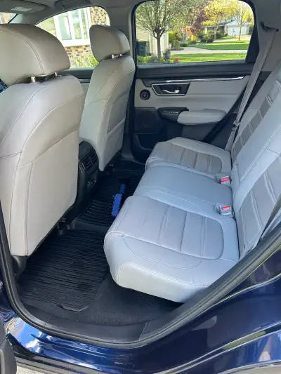 Interior detail — rear seats