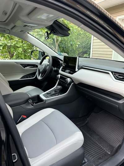 Seats and dashboard