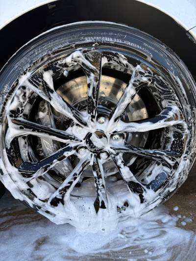 Wheel and rim deep-cleaned with foam at A.L Details